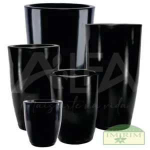 Vaso Rotomoldado Coluna Redonda Polida Preto com Prato